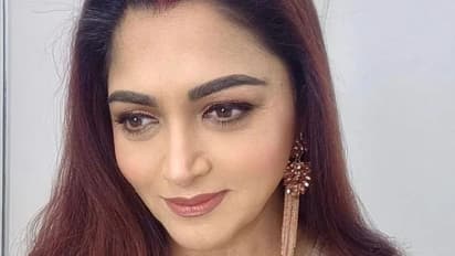 தாங்க முடியாத வலியில் நடிகை குஷ்பூ..! சாதிக்கும் வரை நிறுத்தமாட்டேன்... புகைப்படத்தோடு குஷ்பூ போட்ட பதிவு! 