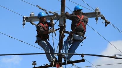 மின்வாரிய ஊழியர்களுக்கு குட்நியூஸ்.. இன்ப அதிர்ச்சி கொடுத்த தமிழக அரசு..!