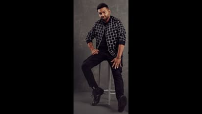 STR என தன்னையே கூறிக்கொண்டு... மன்மதனாக மாறிய கூல் சுரேஷ்! நடிகையின்  தொடையை பிடித்தபடி வெளியான புகைப்படம்!