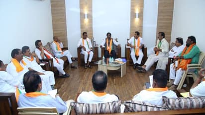 మునుగోడు ఉపఎన్నికపై బీజేపీ స్టీరింగ్ కమిటీ భేటీ.. ప్రతి గ్రామంలో పాదయాత్రకు ప్లాన్..!