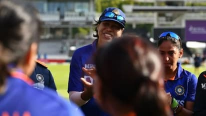 జులన్ గోస్వామికి అరుదైన గౌరవం ఇచ్చిన హర్మన్ప్రీత్ కౌర్... కన్నీళ్లు పెట్టుకున్న టీమిండియా కెప్టెన్...