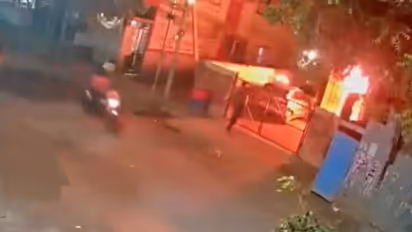 ఆర్ఎస్ఎస్ నేత ఇంటిపై పెట్రోల్ బాంబు దాడి.. సీసీటీవీలో రికార్డైన దృశ్యాలు.. వరుస ఘటనలతో కలకలం..