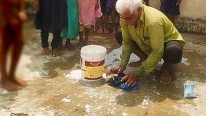 शिक्षक की शर्मनाक हरकत: छात्रा की ड्रेस उतरवाकर धोने लगा, 2 घंटे तक बिना कपड़ों के खड़ी रही मासूम!