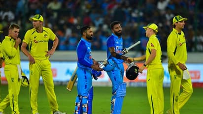 टीम इंडिया के इन 5 खिलाड़ियों ने पलटा मैच का पासा,  ये हैं 5 मोमेंट्स जब दोनों टीमों के बीच हुआ भारी घमासान...