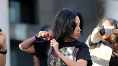 'ആസാദി' മുഴക്കി പ്രക്ഷോഭകര്‍‌; പ്രക്ഷോഭത്തെ ശക്തമായി നേരിടുമെന്ന് ഇറാന്‍ 