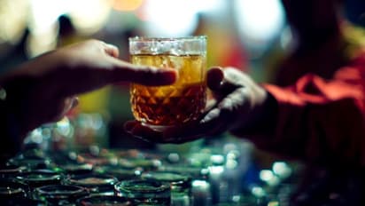 പുതുവത്സരത്തിൽ കേരളം കുടിച്ചത് 107.14 കോടിയുടെ മദ്യം, കൂടുതൽ മദ്യം വിറ്റത് തിരുവനന്തപുരം പവർ ഹൗസ് ഔട്ട്ലെറ്റിൽ