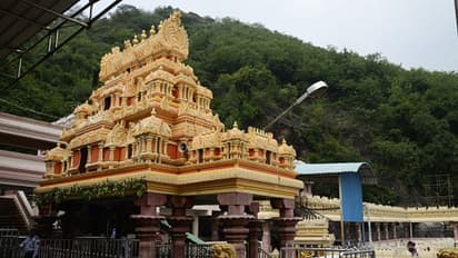 విజయవాడకు పోటెత్తిన భక్తులు: అమ్మవారి దర్శనానికి మూడు గంటల సమయం