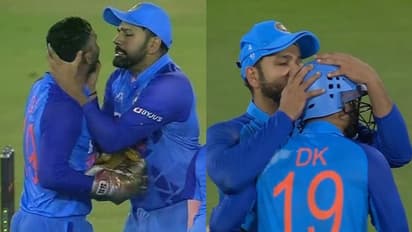 హెల్మెట్పై అవగాహన కల్పించడానికి రోహిత్ శర్మ, దినేశ్ కార్తీక్లను వాడిన హైదరాబాద్ పోలీసులు.. ట్వీట్ వైరల్