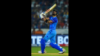 দলের স্বার্থে অর্ধশতরানের সুযোগ ফেরালেন কোহলি, প্রাক্তন অধিনায়কের আচরনে আপ্লুত ভক্তরা