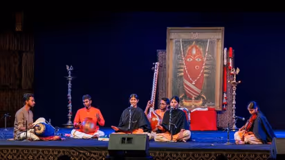 ஈஷாவில் இனிதே தொடங்கியது நவராத்திரி திருவிழா..! தினமும் பாரம்பரிய கலை நிகழ்ச்சிகளை கண்டு களிக்கலாம்