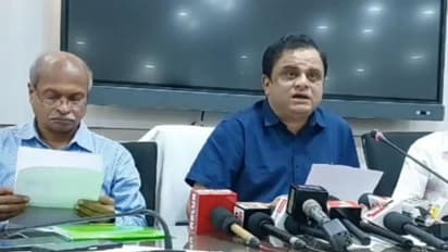 "মুখ্যমন্ত্রী চান না কারোর চাকরি যাক", সুপার নিউমেরিক পদ তৈরি করে নিয়োগের প্রস্তাব শিক্ষামন্ত্রীর