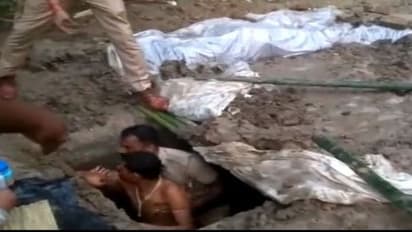 Samadhi: Unnao: Sadhu: உயிருடன் சமாதியாக முயன்ற சாது: பூமிக்கு அடியில் இருந்து மீட்ட உ.பி. போலீஸார்: வீடியோ