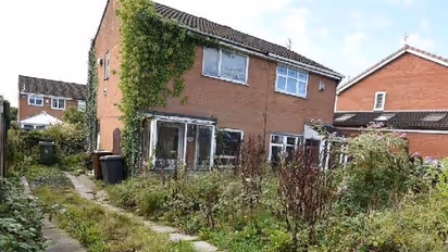 സ്വന്തം വീടിന് ചുറ്റും കാട് കയറി, പിഴയടക്കേണ്ടി വന്നത് ഒരുലക്ഷത്തിലധികം രൂപ