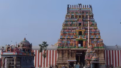 கோவில் சுவர்களில் சிவப்பு வெள்ளை வர்ணம் பூசுவது ஏன்?