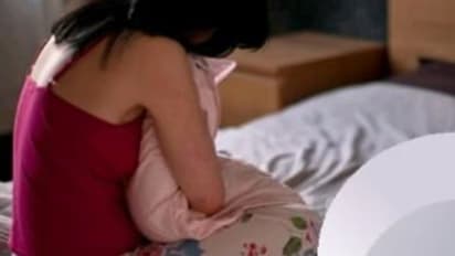 அட ச்சீ.! இப்படியா பண்றது..ஹோட்டலில் ரூம் எடுத்த 2 பெண்கள் - நள்ளிரவில் காத்திருந்த அதிர்ச்சி !