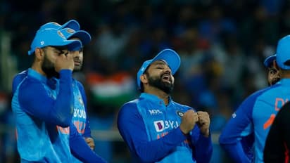 ఇకనైనా సిగ్గు తెచ్చుకోండి! ఇండియాకి ఆడుతున్నారు... వరల్డ్ కప్ దాకా నో రెస్ట్! గవాస్కర్ ఫైర్...