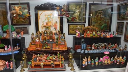 बनारस के लकड़ी उद्योग का दक्षिण भारत में बढ़ा दबदबा, हुनरमंदों की कलाकारी को मिली पहचान