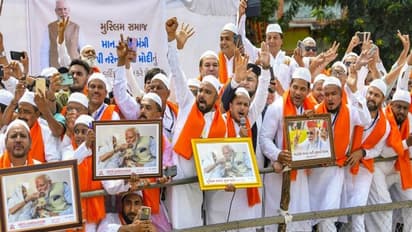 10 फोटो में देखिए मोदी के स्वागत के लिए सड़क पर आ गए लोग.. नहीं देखा होगा किसी नेता के लिए जनता का ऐसा जुनून 