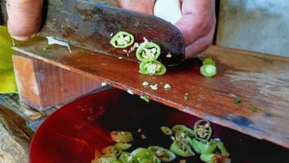 লঙ্কা কাটার পরে হাতে জ্বালাপোড়া ভাব, আরাম দেবে এই ঘরোয়া টোটকা