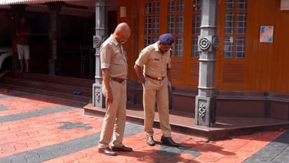 ഹിന്ദു ആചാര്യ സഭയുടെ ദേശീയ ജനറൽ സെക്രട്ടറി ശങ്കര വിജേന്ദ്രപുരിയുടെ താമസ സ്ഥലത്ത് പെട്രോൾ ബോംബേറ്