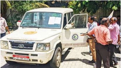 റെയില്‍പ്പാത ഇരട്ടിപ്പ്; നഷ്ടപരിഹാരം നല്‍കിയില്ല, സർക്കാർ വാഹനങ്ങൾ പിടിച്ചെടുത്ത് കോടതി 