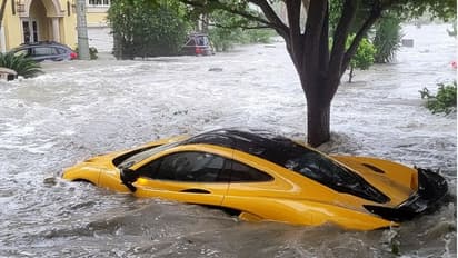Ian Cyclone ಅಬ್ಬರ: ನೀರಿನಲ್ಲಿ ಕೊಚ್ಚಿ ಹೋದ 8 ಕೋಟಿ ಮೊತ್ತದ ಕಾರು