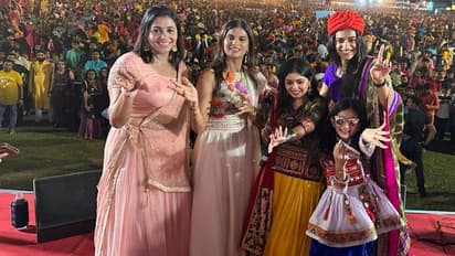PV Sindhu performs GARBA along with Anju Bobby George and Tripti Murgunde (WATCH)
