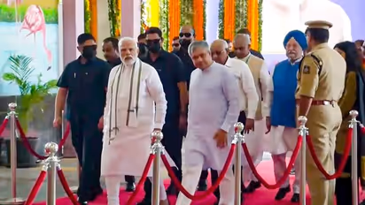 गुजरात को एक के बाद एक सौगातें दे रहे पीएम मोदी, 10 फोटो में देखिए अब क्या दिया दीपावली का तोहफा 