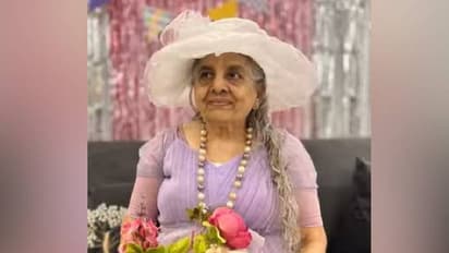 വിക്ടോറിയൻ ശൈലിയിൽ സ്വന്തം ജന്മദിനം ആഘോഷിച്ച് 89 -കാരി മുത്തശ്ശി