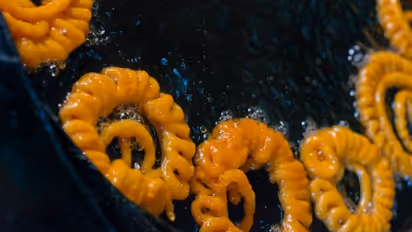 দূর্গা পুজোর কলকাতায় সেটা ৬টি স্ট্রিট ফুড, ঠাকুর দেখতে গেলে অবশ্যই চেখে দেখুন 