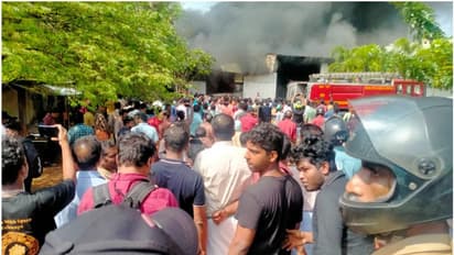 കടയ്ക്കുള്ളിൽ നിന്ന് വൻ അഗ്നിബാധ, നാടിനെ നടുക്കിയ തീ പിടിത്തത്തിൽ രക്ഷയായി ഫയർഫോഴ്സ്, ഒപ്പം കെഎസ്ഇബി ഇടപെടലും