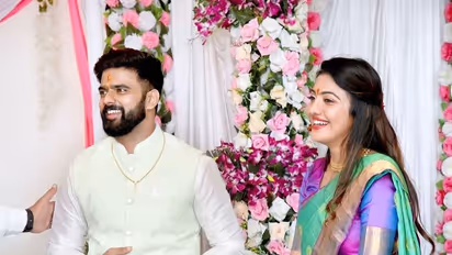 ये हैं इंडिया के सबसे खूबसूरत IAS कपल, गजब की है इनकी Love Story