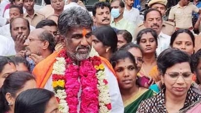 கோவை மாநகர் பாஜக தலைவர் பாலாஜி உத்தம ராமசாமி ஜாமினில் விடுதலை.. BJP தொண்டர்கள் குத்தாட்டம் .