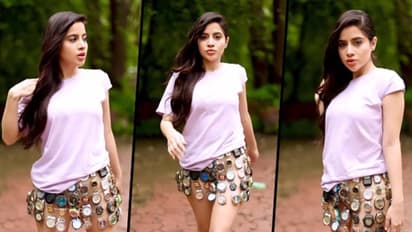 প্যান্টি না পরে গোপনাঙ্গ ঢাকলেন মাল্টিরঙের ঘড়ি দিয়ে, উরফির কীর্তিতে হাসির রোল উঠল নেটদুনিয়ায়