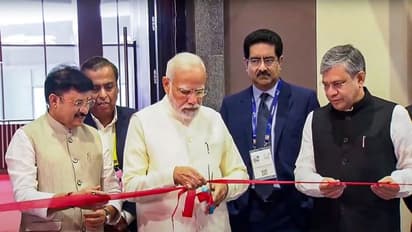 रिलायंस को यूं 'आकाश' पर पहुंचा रहे अंबानी, 10 फोटो में देखिए 5G सर्विस की लॉन्चिंग के शानदार पल 