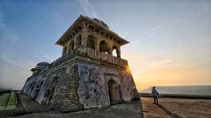 Swachh Survekshan Awards 2022: Indore bags cleanest city 6th time in a row, Surat retains 2nd position