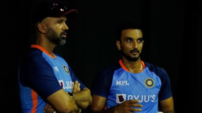 India V/S South Africa T20: टीम इंडिया के पास सीरीज जीतने का गोल्डन चांस, फैंस बोले-'आज कुछ तूफानी करते हैं'