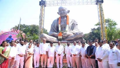 గాంధీ ఆసుపత్రి: 16 అడుగుల గాంధీ విగ్రహన్ని ఆవిష్కరించిన కేసీఆర్