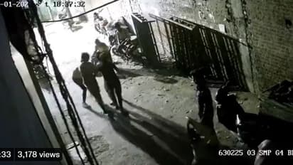 ರಾಷ್ಟ್ರ ರಾಜಧಾನಿಯಲ್ಲಿ ಭಯಾನಕ ಘಟನೆ: ಯುವಕನನ್ನು 60 ಬಾರಿ ಇರಿದು ಕೊಂದ ಕಿರಾತಕರು