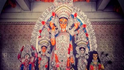 জেলের গান শুনে পিছন দিকে ফিরেছিল দেবীর পুজোর ঘট, কাঁথির কিশোরনগর গড় রাজবাড়ির দুর্গা তাই পূজিতা হন পশ্চিমমুখে