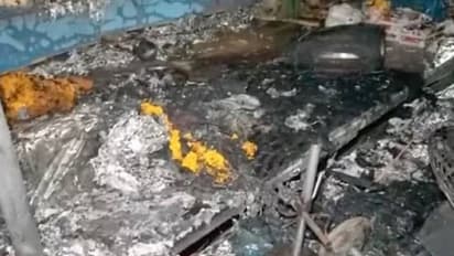 ദുര്‍ഗാ പൂജക്കിടെ പന്തലിൽ തീ പടര്‍ന്നു, മൂന്ന് പേര്‍ മരിച്ചു, 60 പേര്‍ക്ക് പരിക്ക് 