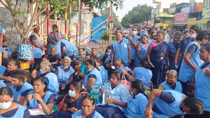 கோவை ஆட்சியர் அலுவலம் முற்றுகை; 1000 தூய்மை பணியாளர்கள் போராட்டம்