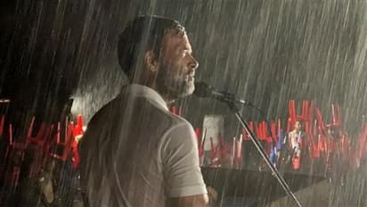 காந்தியை கொன்றவர்களுக்கு எதிராகத்தான் இந்த யாத்திரை.. கொட்டும் மழையில் கர்ஜித்த ராகுல் காந்தி.. மாஸ் பேச்சு. 