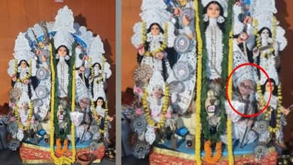 മഹിഷാസുരനായി മഹാത്മാ ഗാന്ധി, ഹിന്ദു മഹാസഭയുടെ ദുർഗാ പൂജ വിവാദത്തിൽ