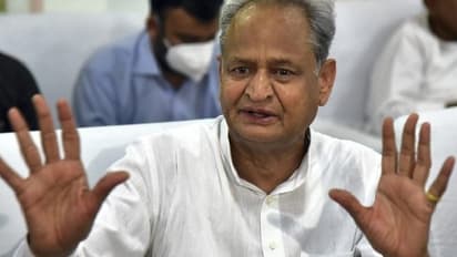 उदयपुर से आया एक फोन और टेंशन में आ गए अशोक गहलोत, कलेक्टर से मंत्री तक की फूली सांसे