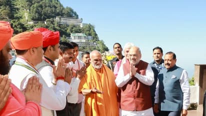 ৩৭০ ধারা সমর্থনকারীদের তুলোধনা, কাশ্মীরের মাটিতে দাঁড়িয়ে বিস্ফোরক অমিত শাহ