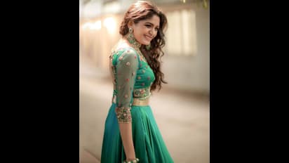 கஞ்சா பூ கண்களால்... ரசிகர்களை போதையேற்றும் அதிதி! லோ அங்கிள் போஸில் பார்த்து நிலைகுலைய வைத்த போட்டோஸ்!