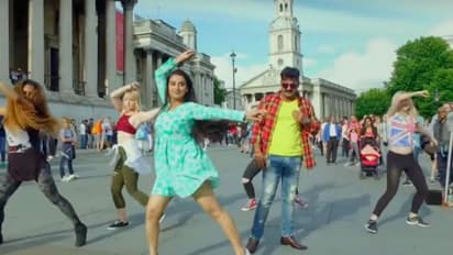 अक्षरा सिंह को रखना पड़ती है 'लॉकर में जवानी', नजर पड़ते ही पवन सिंह हो जाते हैं बेकाबू,देखें 7 बोल्ड तस्वीरें