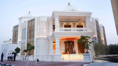 దుబాయ్ లో హిందూ దేవాలయం ప్రారంభం.. ఆ ఆలయం చాలా ప్రత్యేకం..