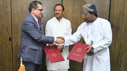 പ്രവാസികള്ക്ക് സന്തോഷ വാര്ത്ത; ഇന്ത്യയിലെ റുപേ കാര്ഡുകള് ഇനി ഒമാനില് ഉപയോഗിക്കാം